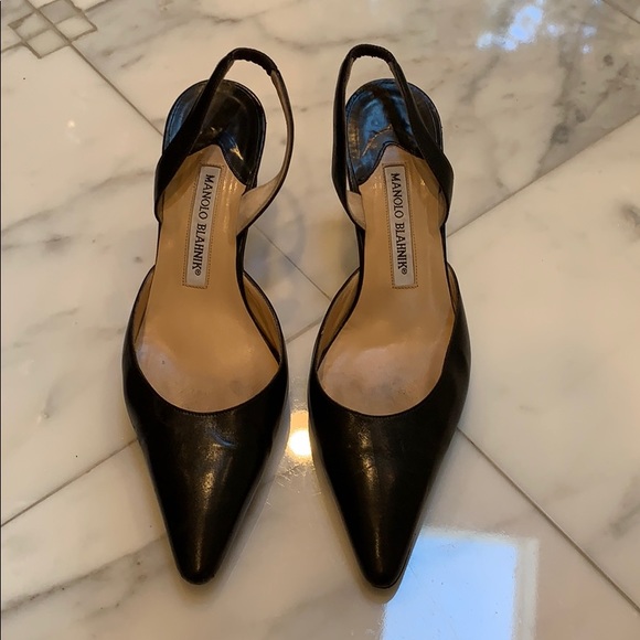 Manolo Blahnik Carolyne pumps - Picture 1 of 6